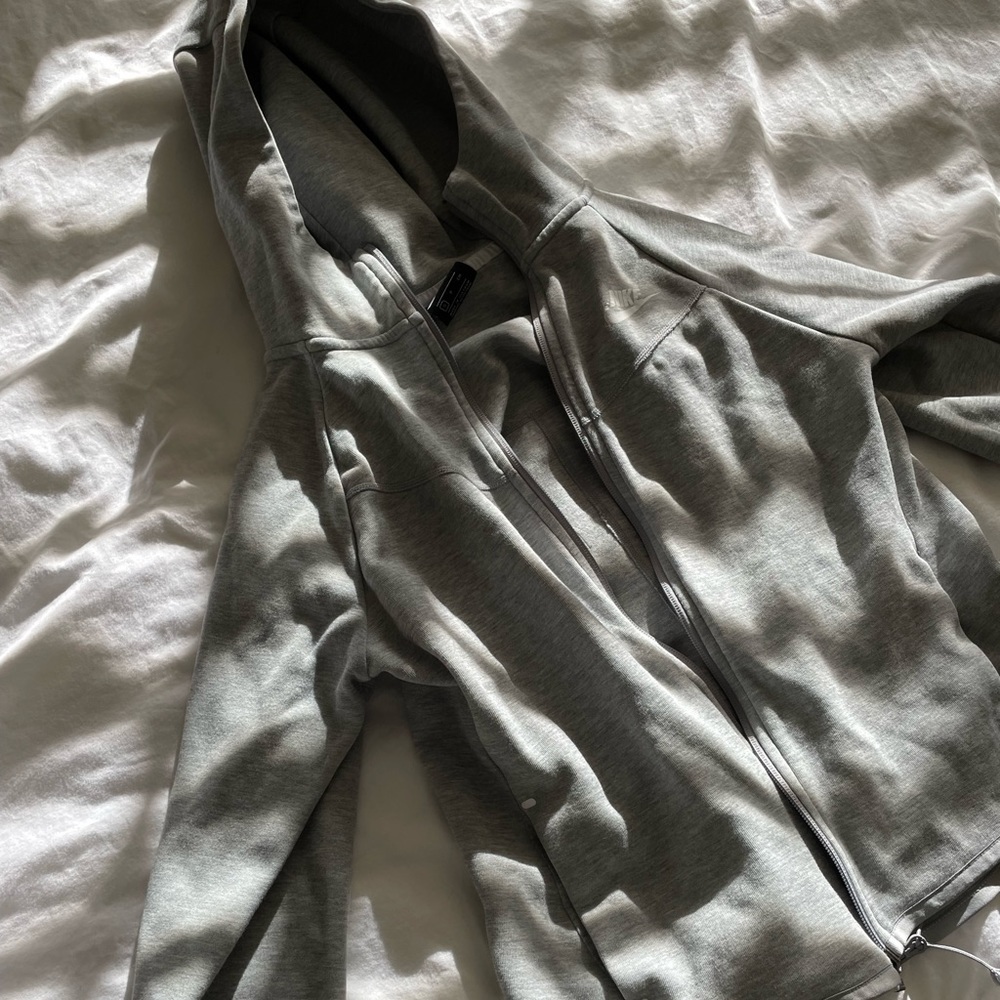 Grey nike zip up hoodie